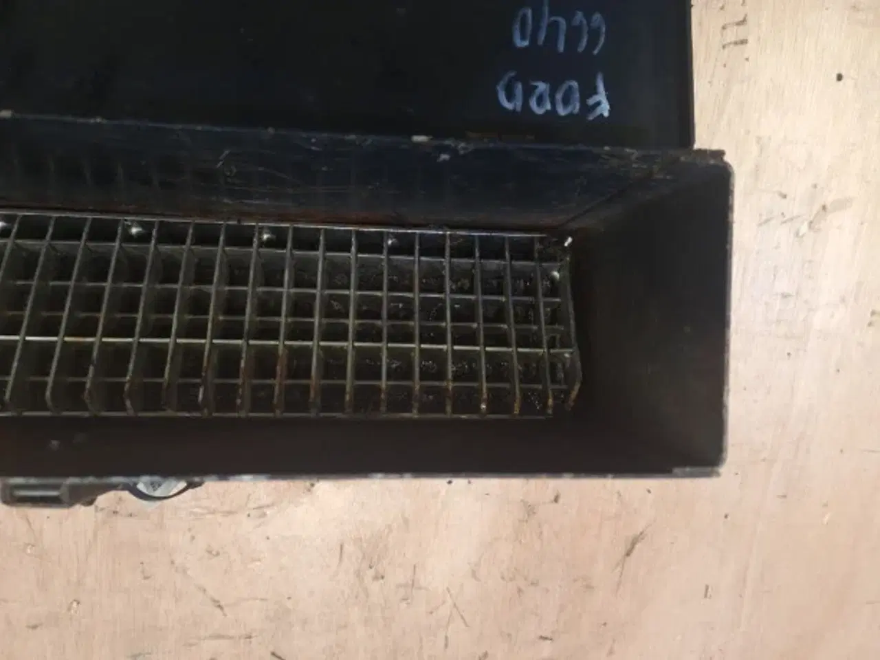 Billede 3 - Ford 6640 Værkktøjkasse F0NN17005AA11M