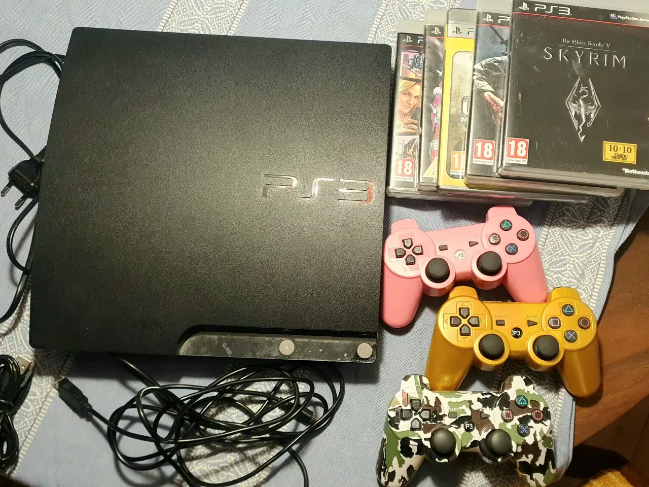 Billede 1 - PlayStation 3 + 3 controllere + 6 spil 