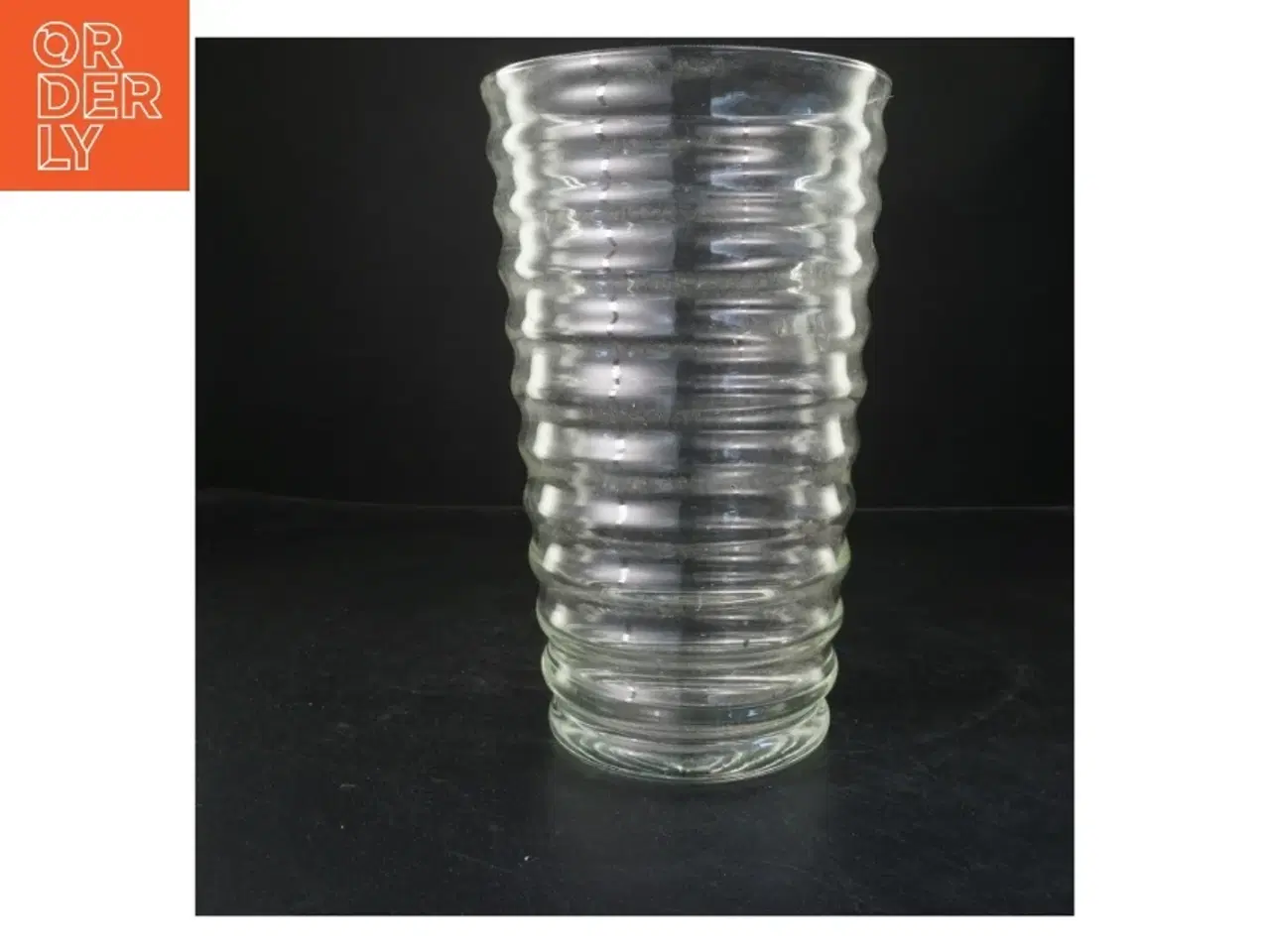 Billede 1 - Glasvase med riflet design (str. 28x18 cm)