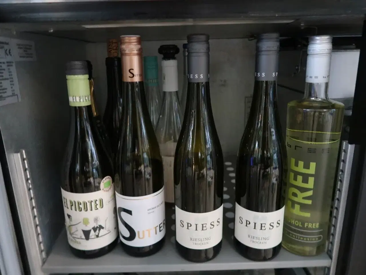 Billede 2 - Stort parti vin mm. I anbrud