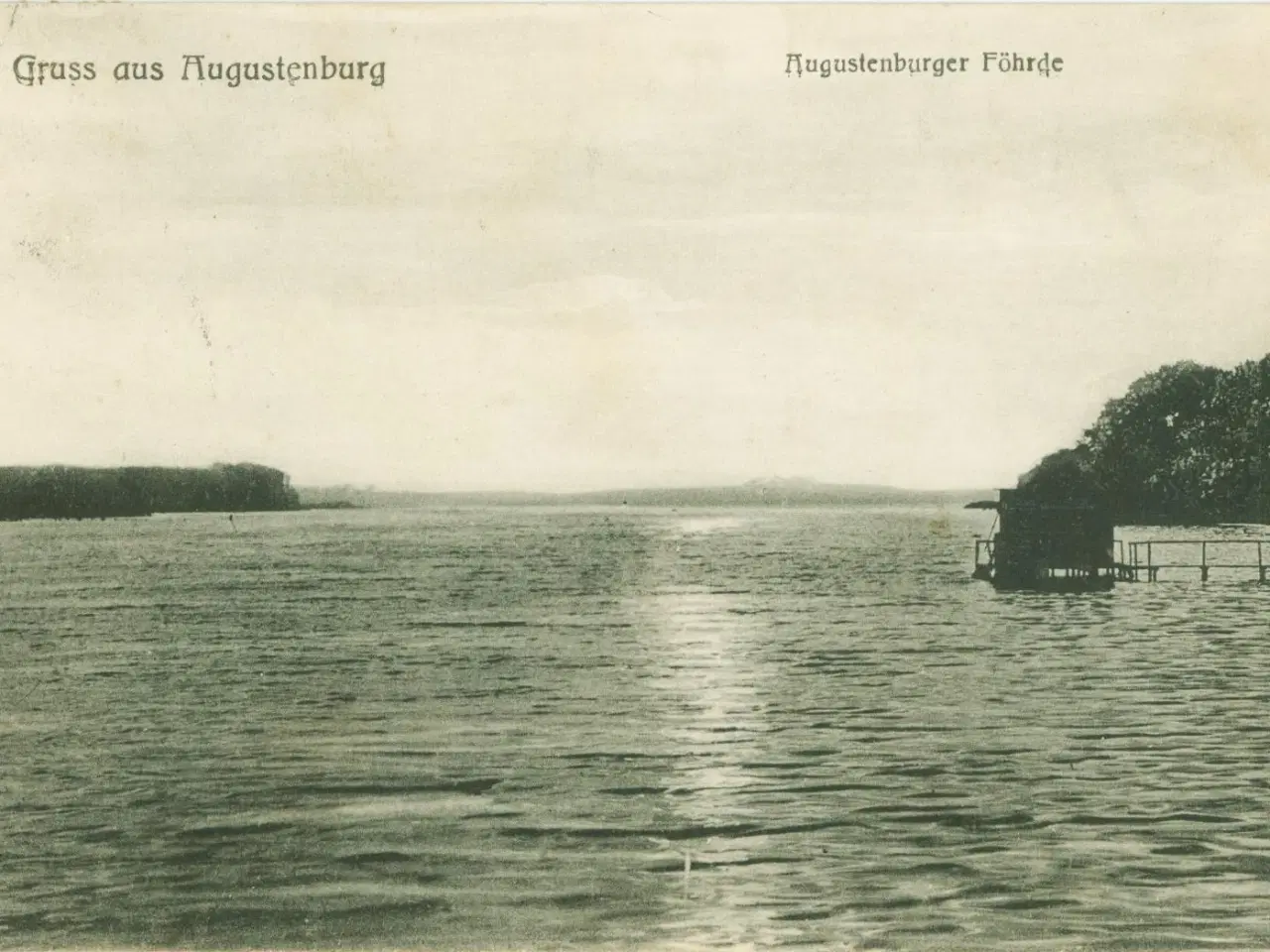 Billede 1 - Augustenborg. Badehuse ved fjorden