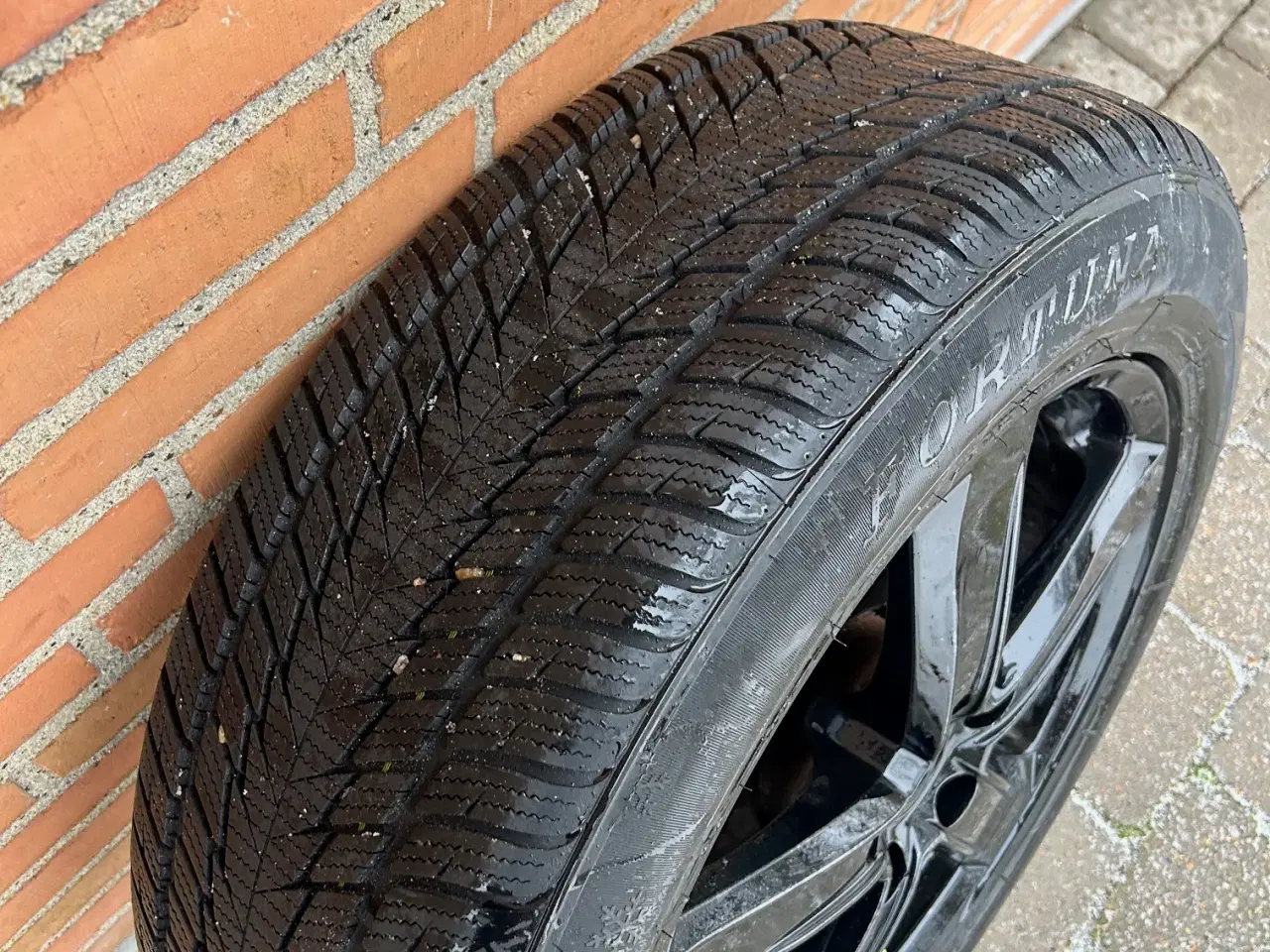 Billede 2 - Dezent alufælge med vinterdæk 