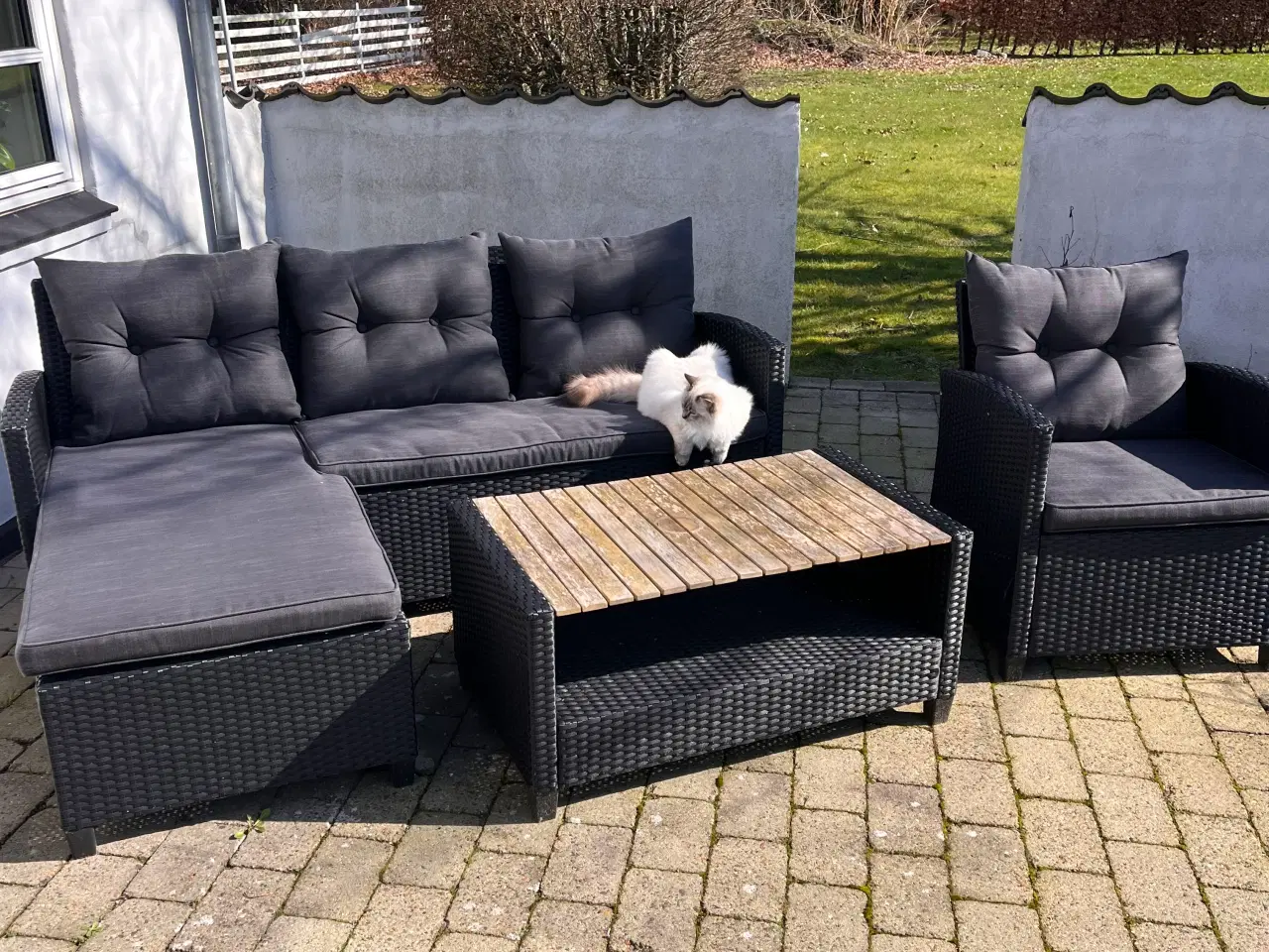 Billede 1 - Sofasæt m. Stort set nye hynder