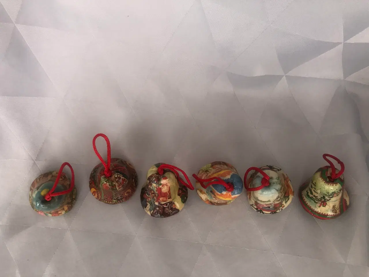 Billede 10 - 6 ældre juleklokker til ophæng