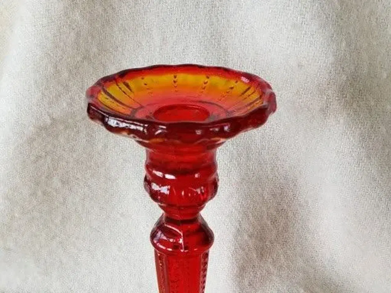 Billede 4 - Fyns Glasværk, rød glasstage 