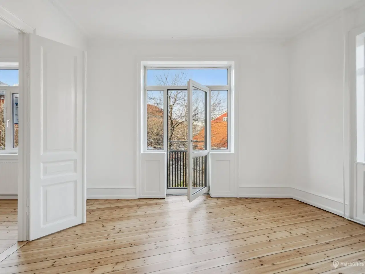 Billede 7 - Lyst, herskabeligt erhvervslejemål