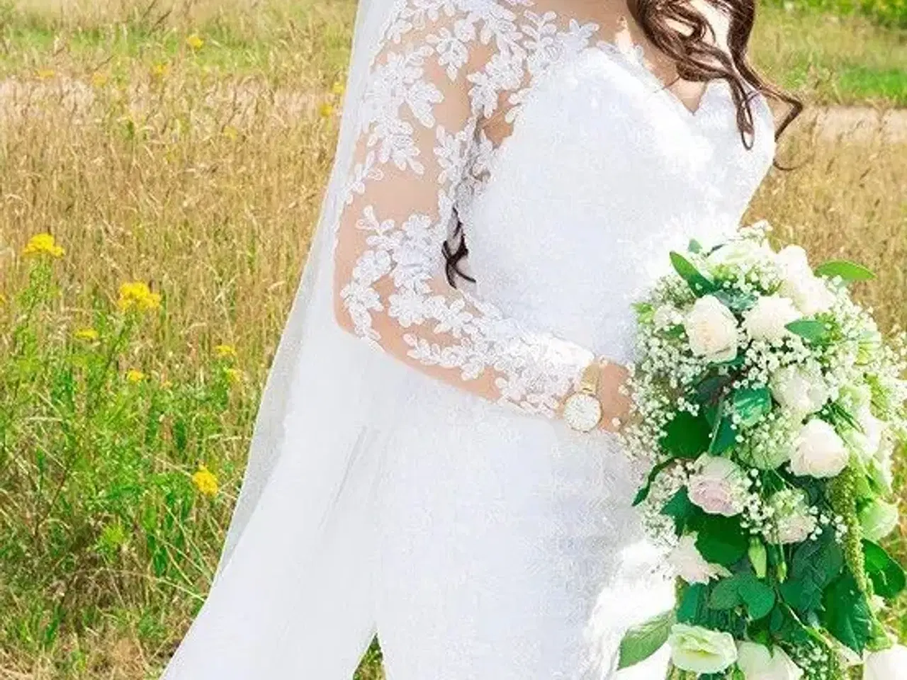 Billede 2 - Unik brudekjole i blonder - ENZOANI