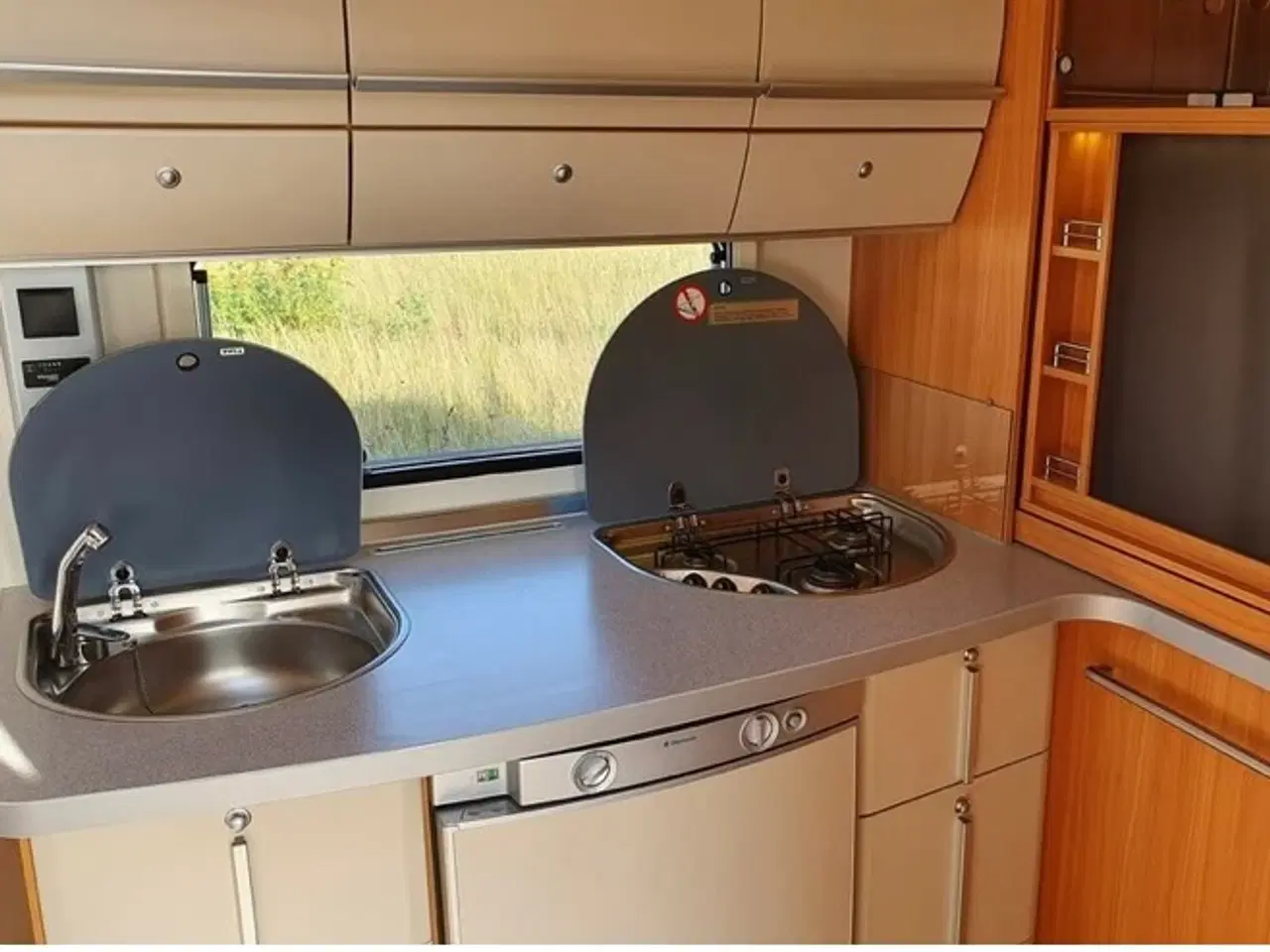 Billede 9 - Fandt Safri Style 510 campingvogn årgang 2009