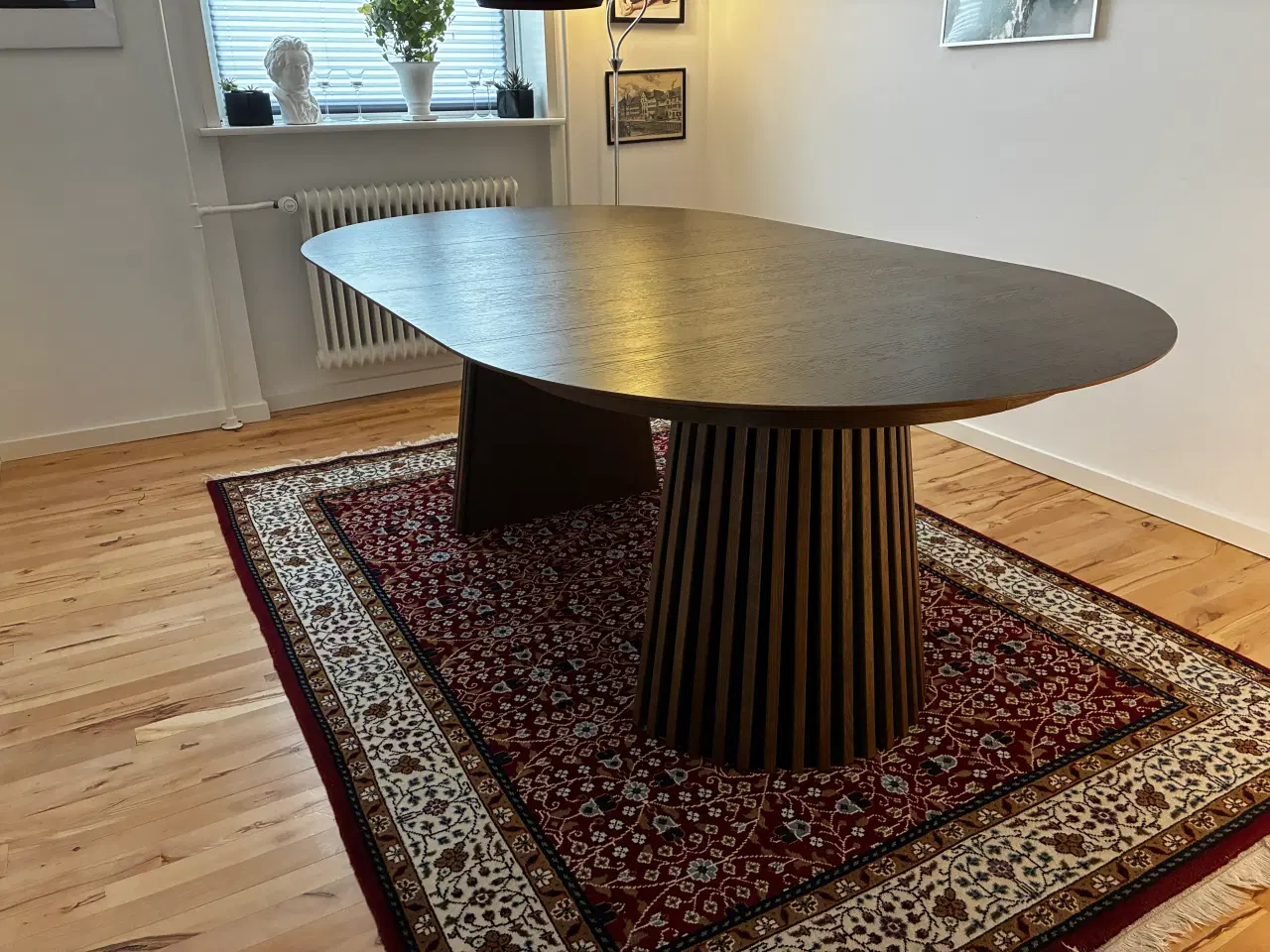 Billede 2 - Spisebord ø120 - 210 cm, evt. med 6 stole