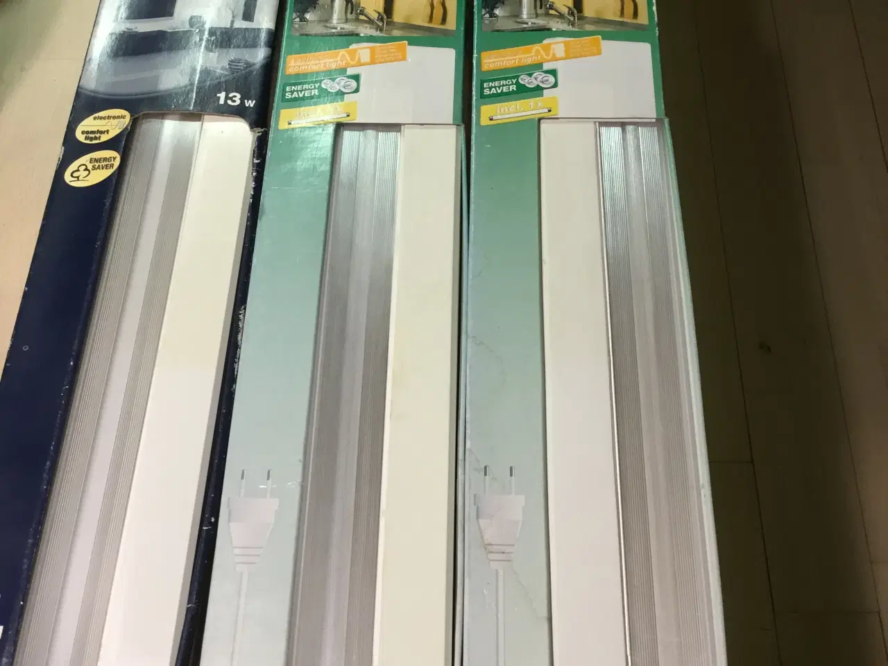 Billede 1 - Underskabsbelysning    (de to grønne er solgt)