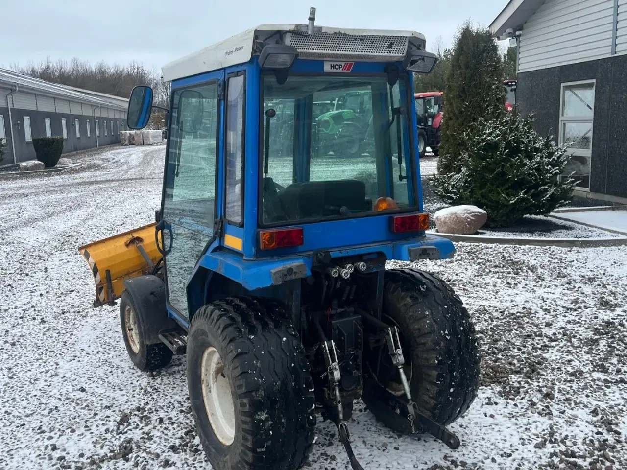 Billede 9 - Iseki 330 Med frontlift, sneplov og lukket kabine