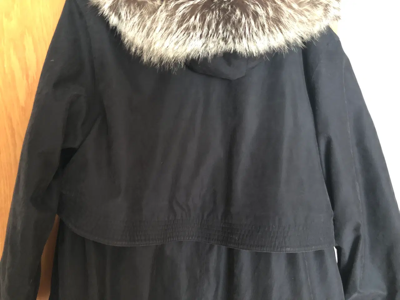 Billede 3 - FLOT! sort klassisk JUNGE frakke