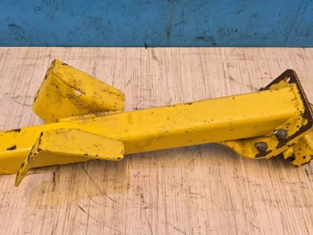 Billede 7 - New Holland TF78 Trækbeslag 84002996