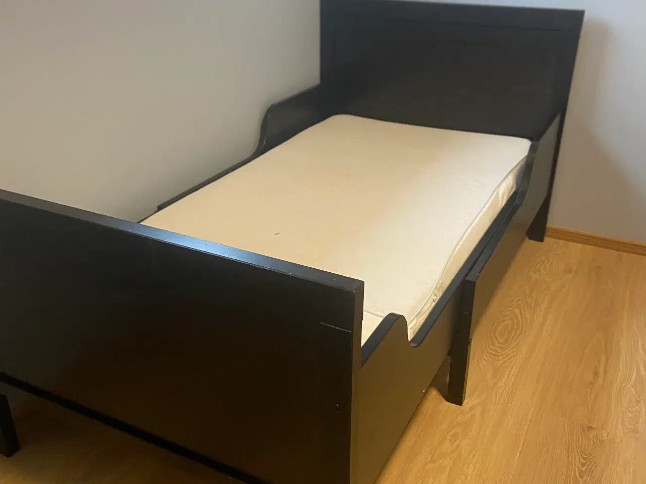 Billede 2 - Sundvik børneseng 