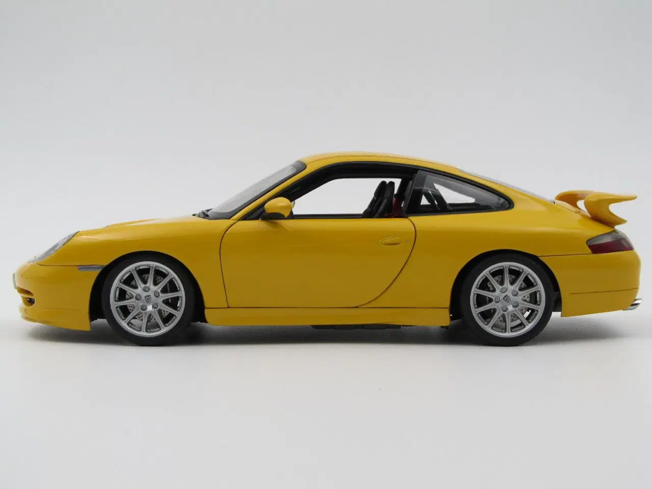 Billede 2 - 1999 Porsche 911 (996) GT3 fra AUTOart - 1:18