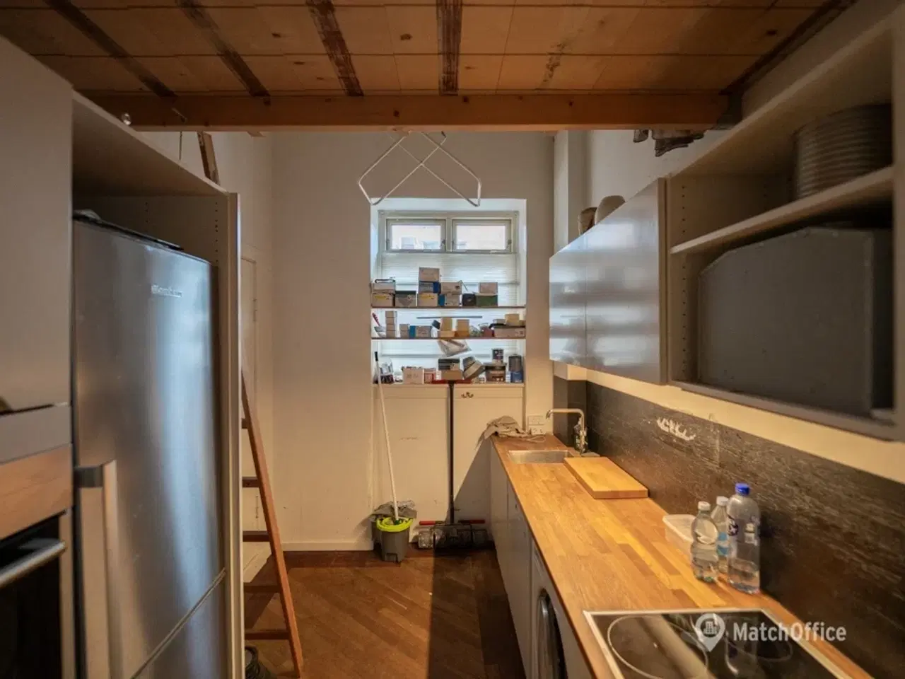 Billede 7 - SÆLGES: Erhvervsandel med hjørneplacering og rummeligt bad – Amager