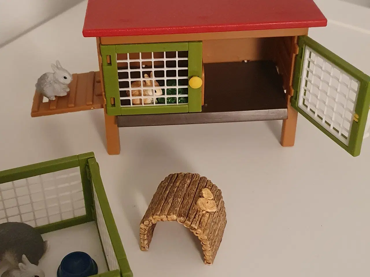 Billede 3 - Kaninbur med 5 kaniner og tilbehør. 