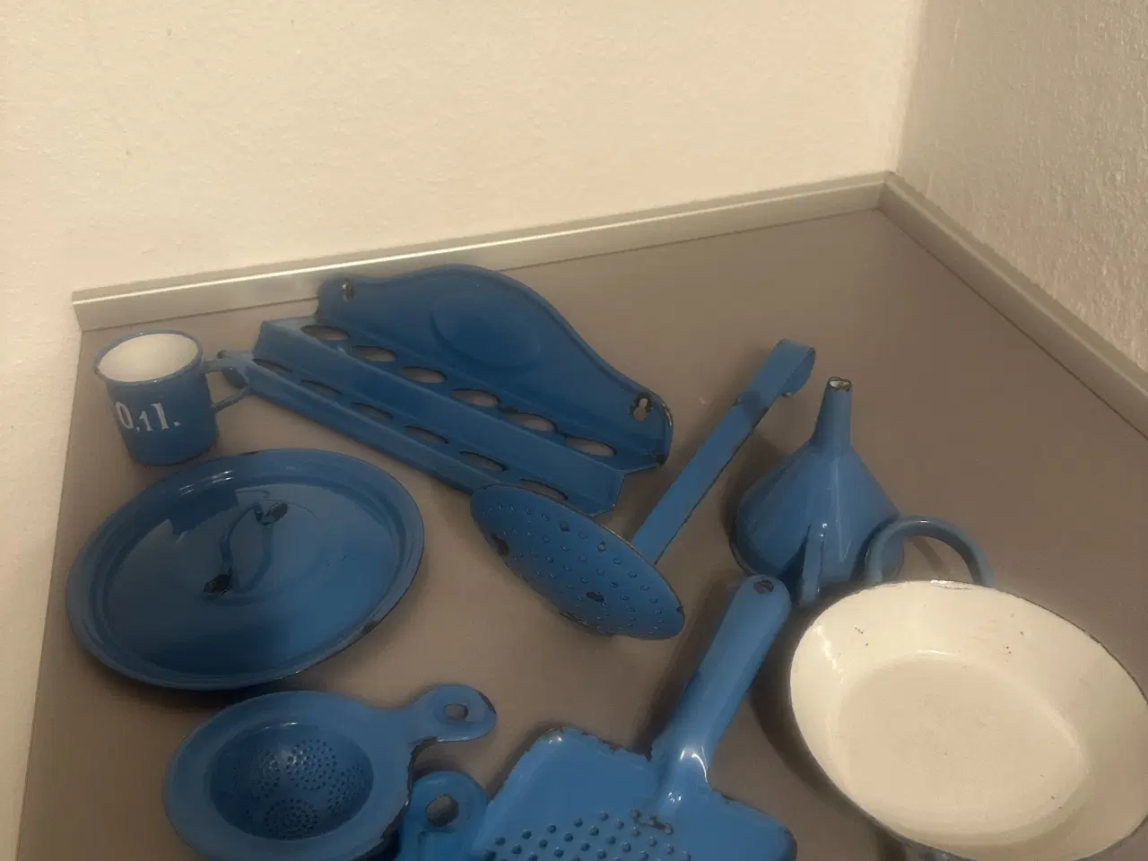 Billede 1 - Blåt køkkentøj og krukker