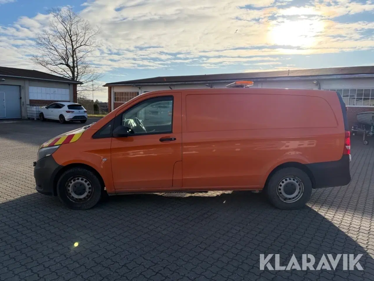 Billede 2 - Varebil Mercedes-Benz Vito med automatgear- Følgebil