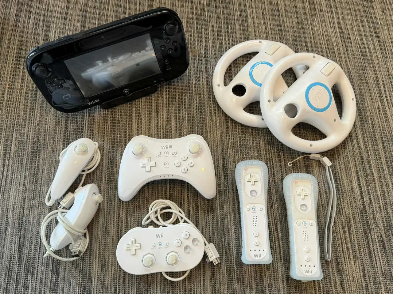 Billede 2 - Wii U sæt + tilbehør & 7spil - BILLIG!