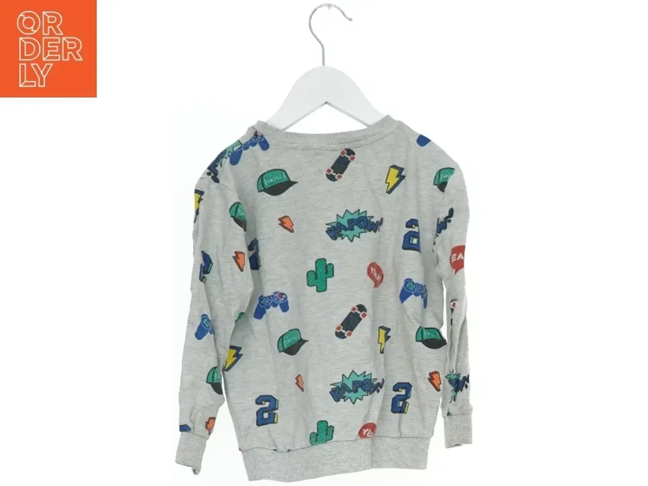 Billede 2 - Grå sweatshirt med grafisk print fra VRS (str. 116)