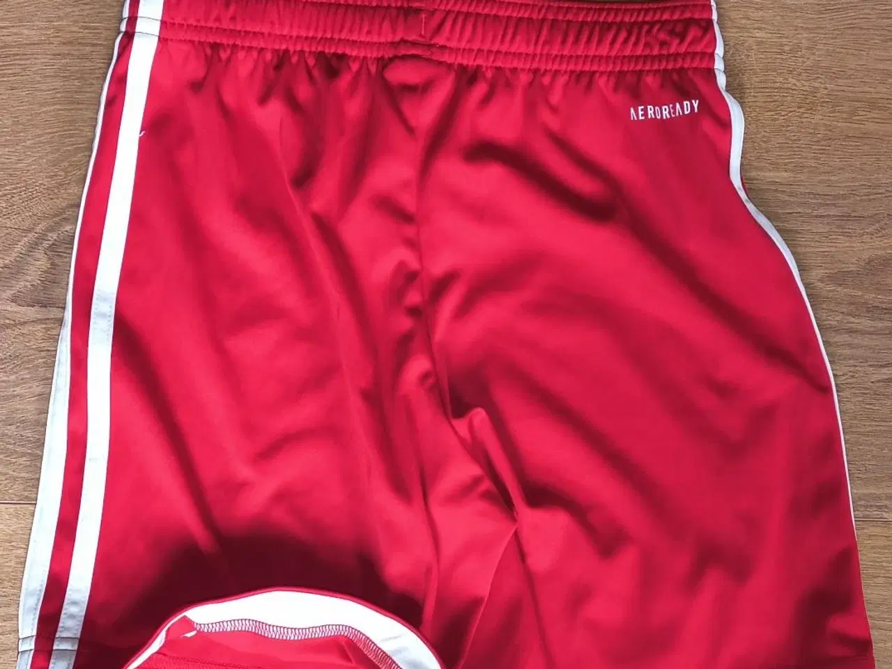 Billede 2 - FC BAYERN SHORTS, STR. 9-10 ÅR, SOM NYE