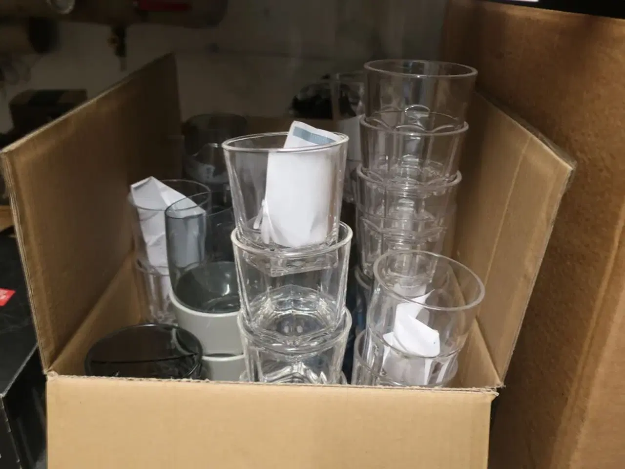 Billede 5 - Reol CAMBRO med indhold