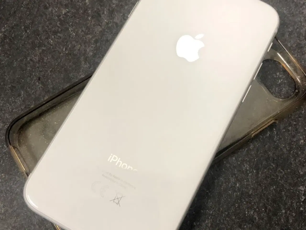 Billede 2 - IPHONE 8 - hvid - i supergod stand!