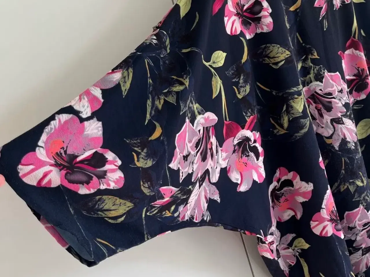 Billede 3 - Blomstret Zhenzi tunika