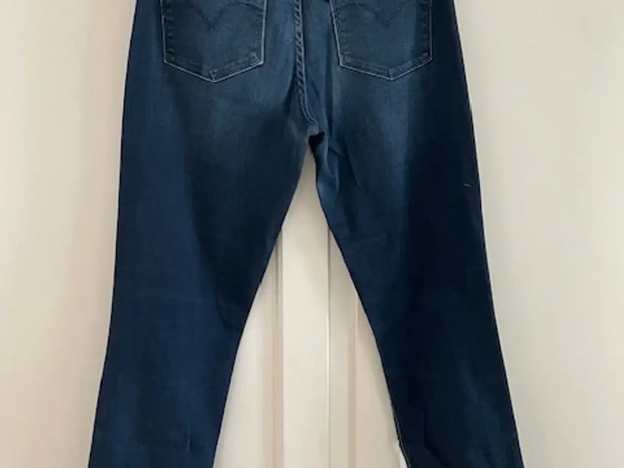 Billede 3 - Blå Levi's jeans