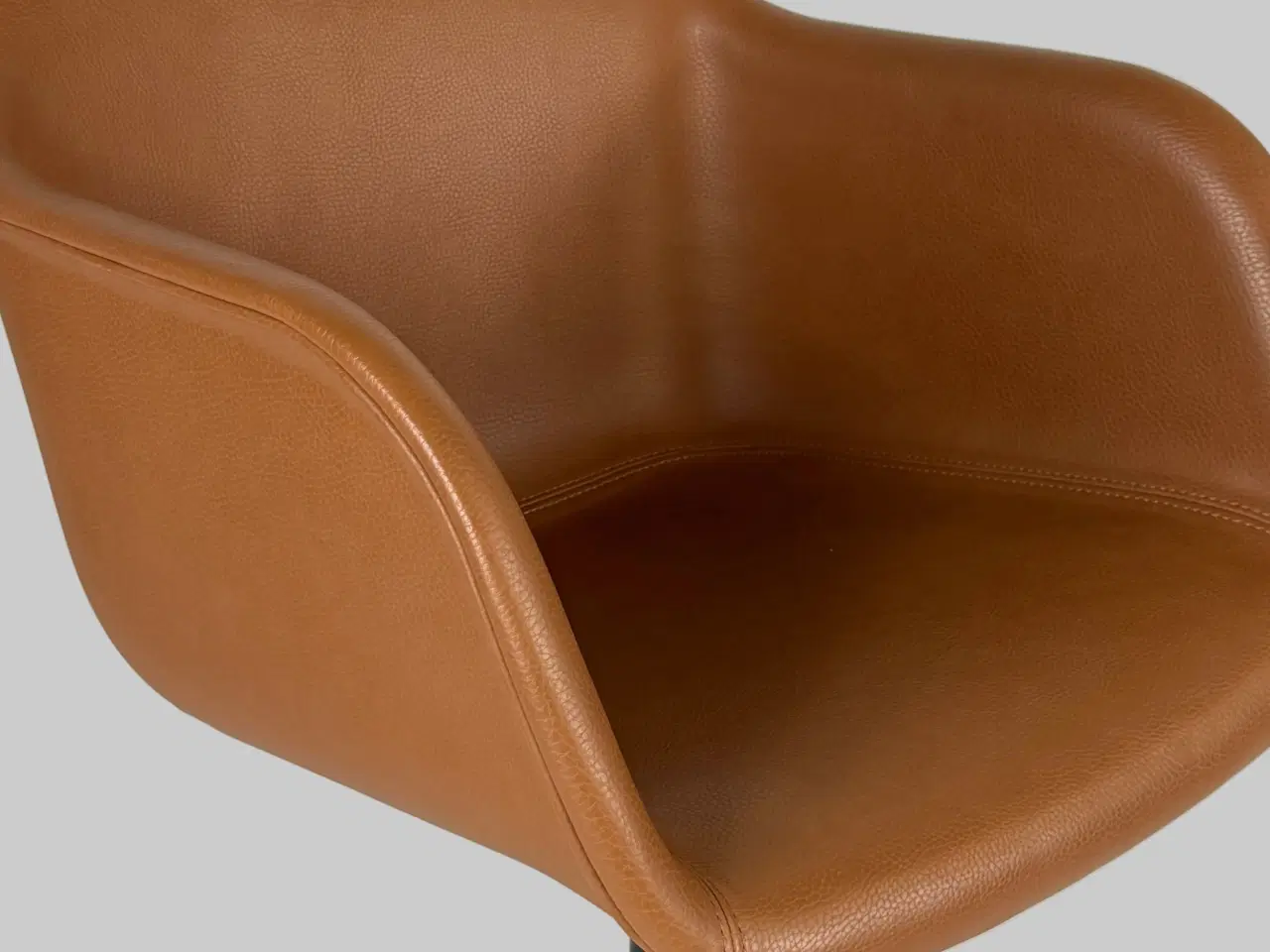 Billede 7 - Muuto Fiber Armchair – Cognac Læder