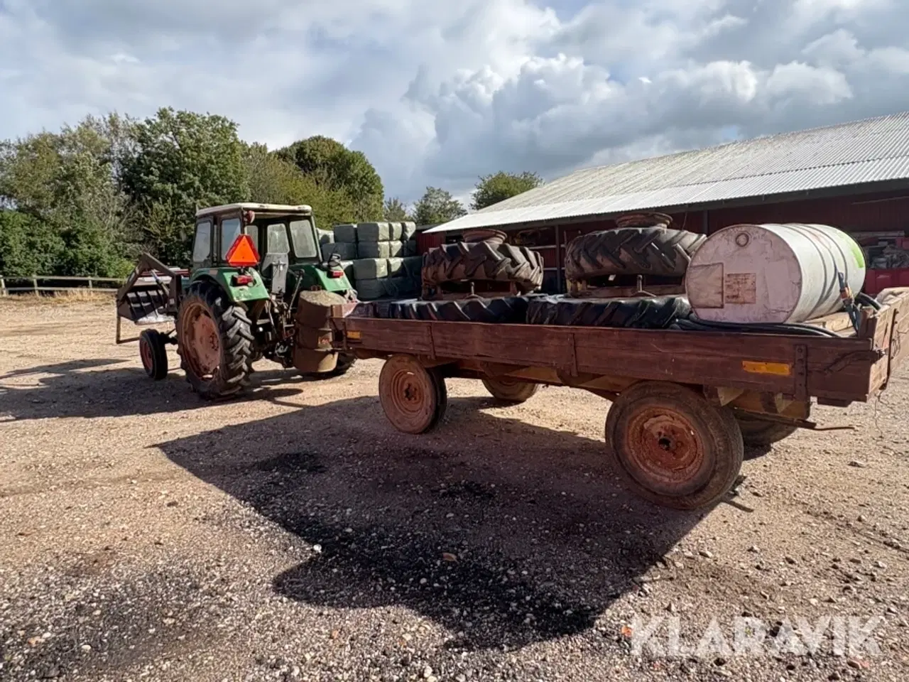 Billede 2 - Traktor Deutz D6006 med anhænger og dæk