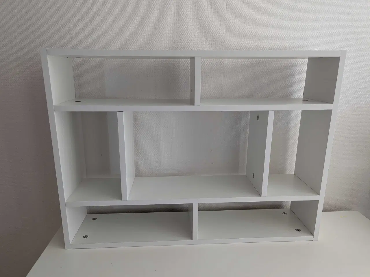 Billede 1 - Væghylde/reol i hvid