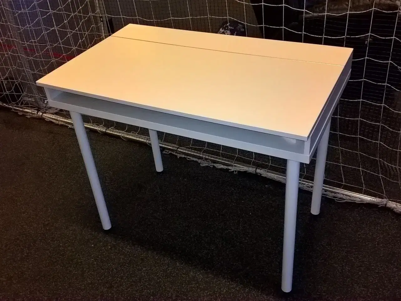 Billede 1 - IKEA skrivebord