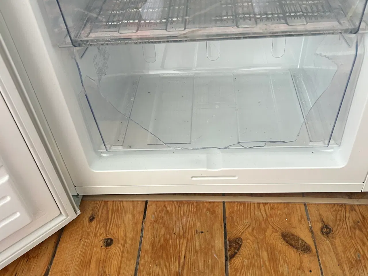 Billede 1 - Skabsfryser kan hentes for 0 kr. 