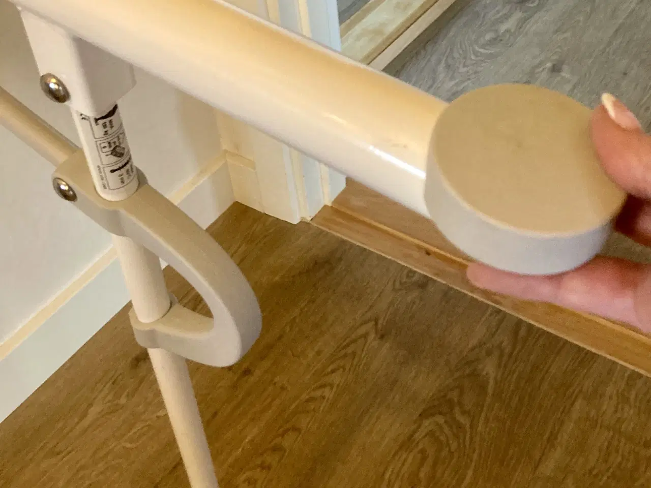 Billede 3 - Ny Toiletstøtte /armlænsstativ sælges.