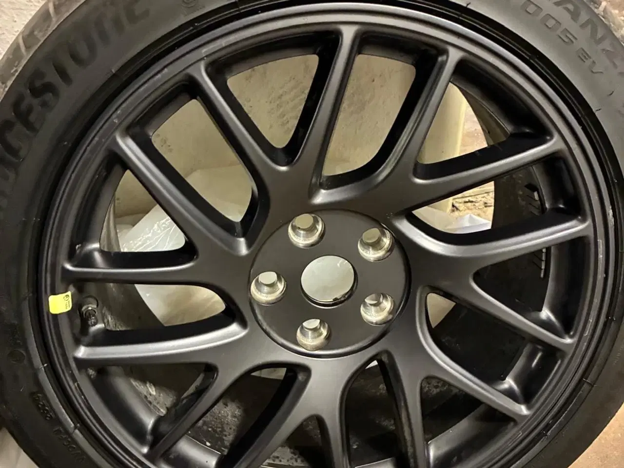 Billede 3 - Alufælge med dækkene 