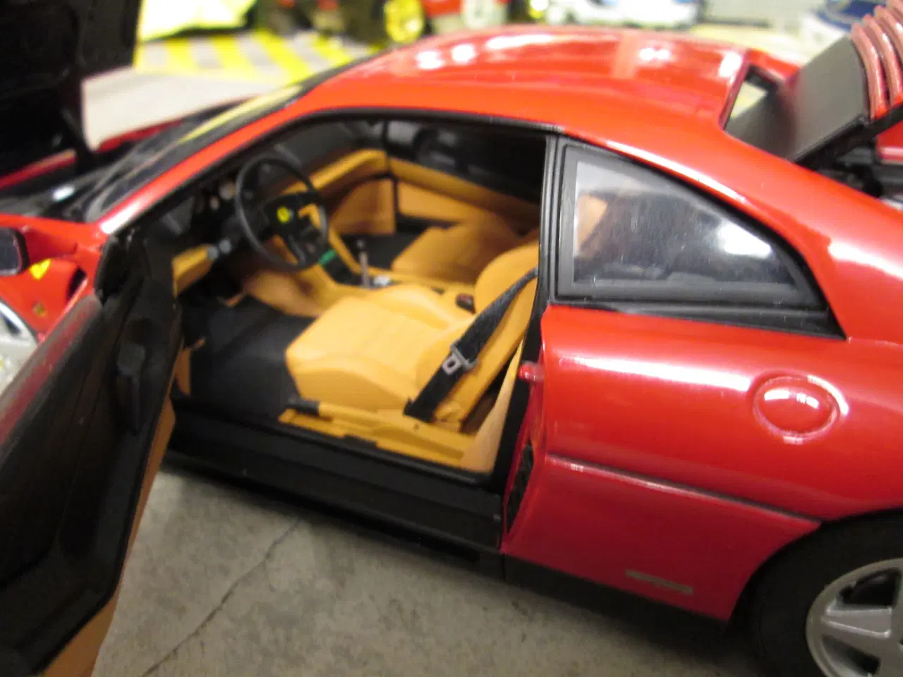 Billede 6 - Modelbil   Ferrari 348 TB   Hotwheels-elite   1:18