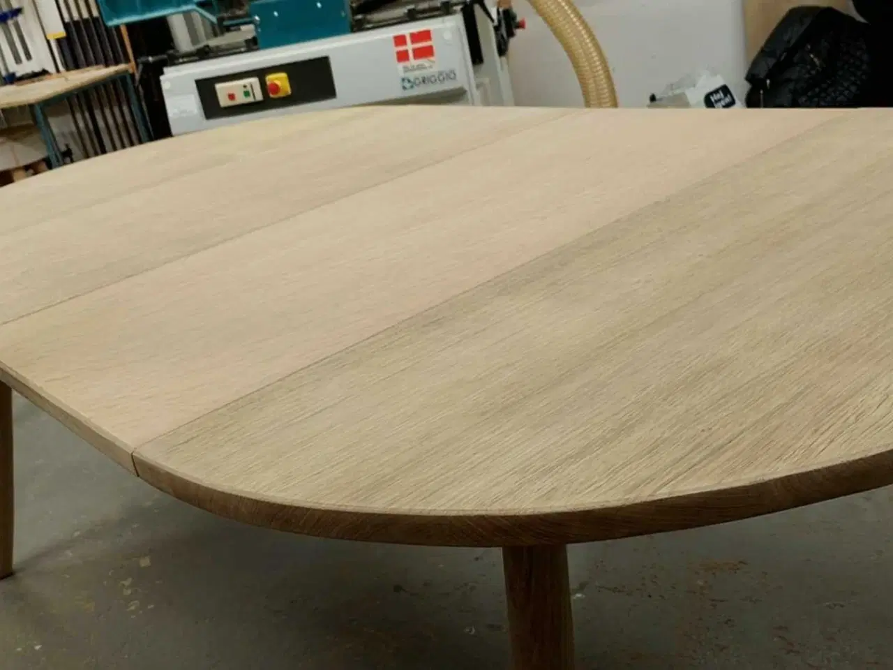 Billede 4 - Rundt massiv egetræsbord