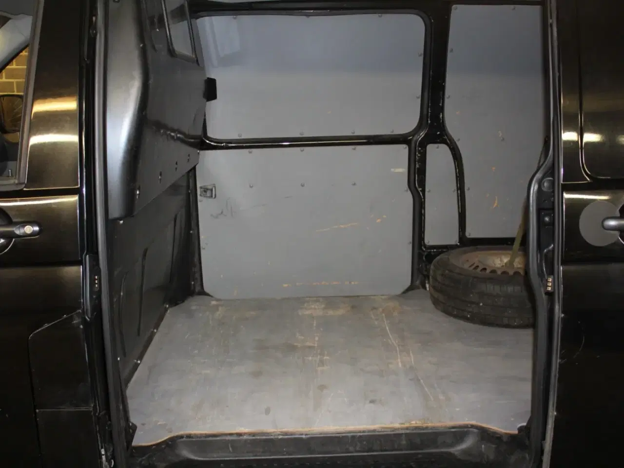 Billede 2 - VW Transporter 2,0 TDi 140 Kassevogn lang