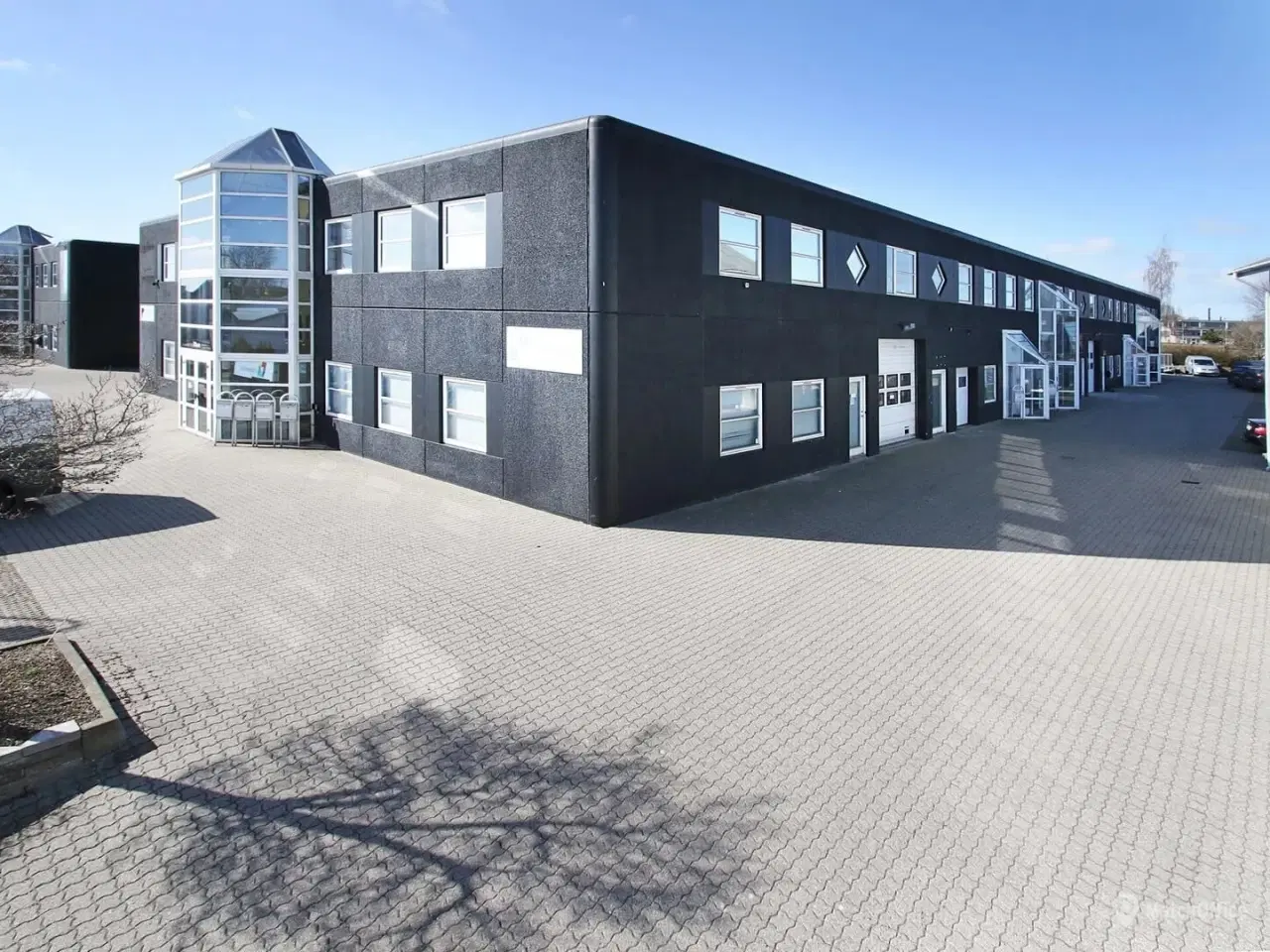 Billede 2 - Nyrenoveret kontor og lager/showroom – indflytningsklar