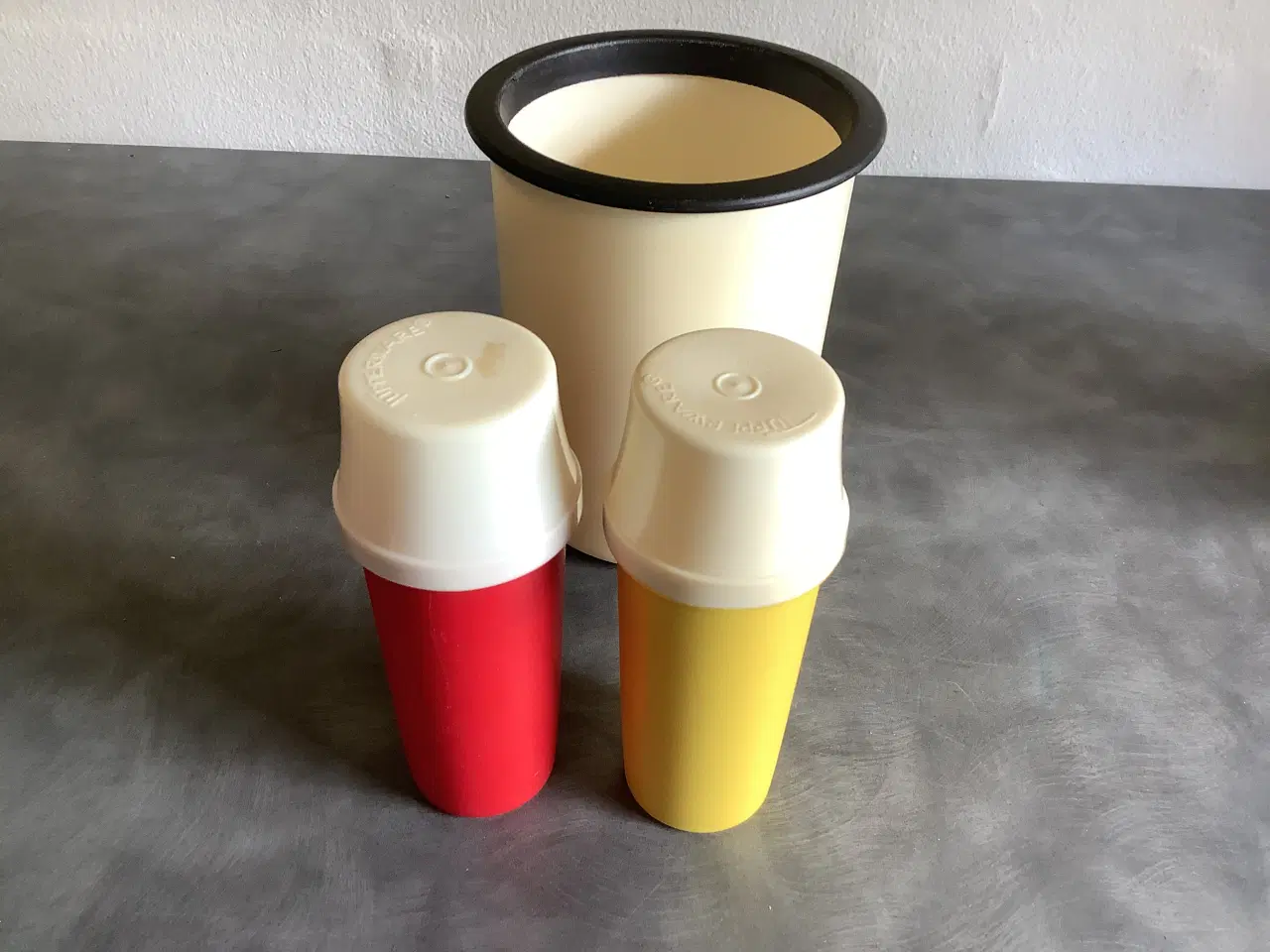 Billede 3 - Tupperware ketchup og sennep bøtter