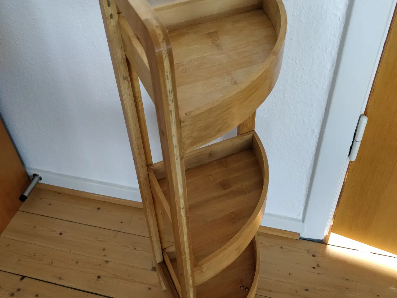 Billede 4 - Hjørnereol