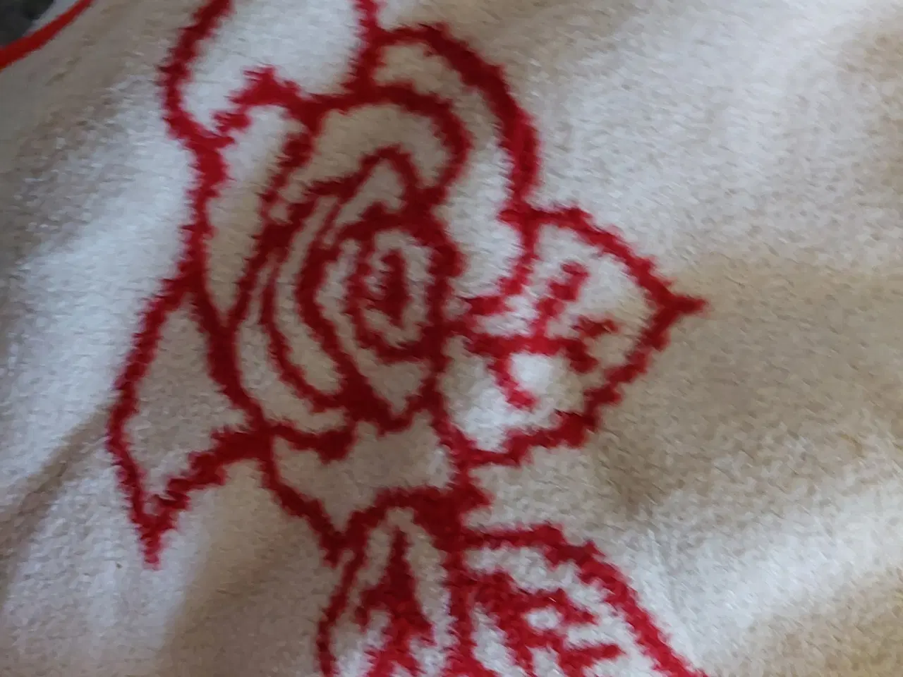 Billede 4 - sengetæppe -  str. B. 167 x L.196 cm.