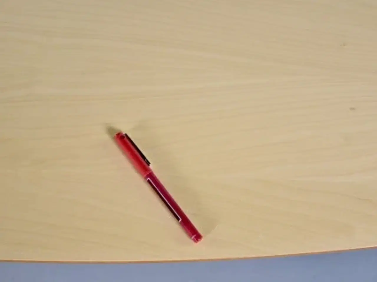 Billede 6 - Tøndeformet fumac konferencebord med birkefiner