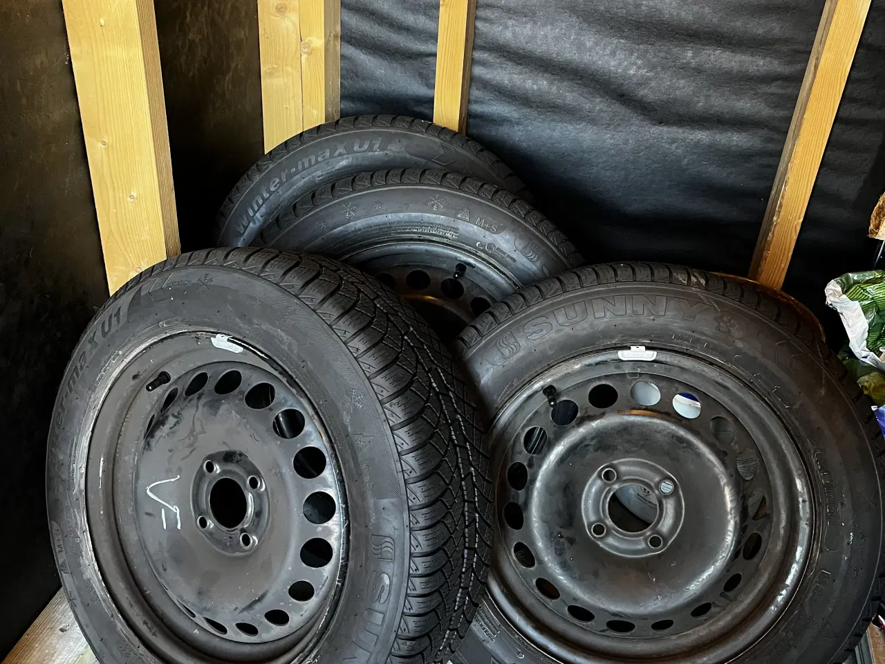 Billede 3 - Wintermax NW611 185/65 R15 88T på stålfælge