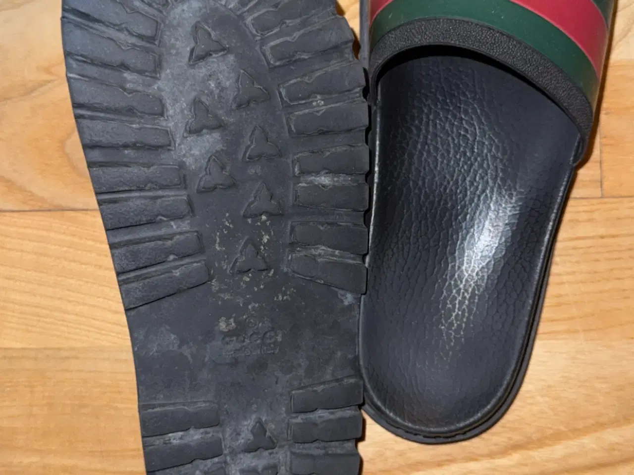 Billede 2 - Sælger mine Gucci sandaler!