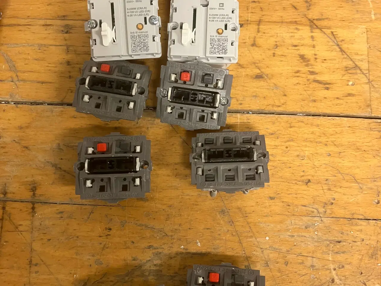 Billede 2 - Diverse fuga afbr og stikkontakt