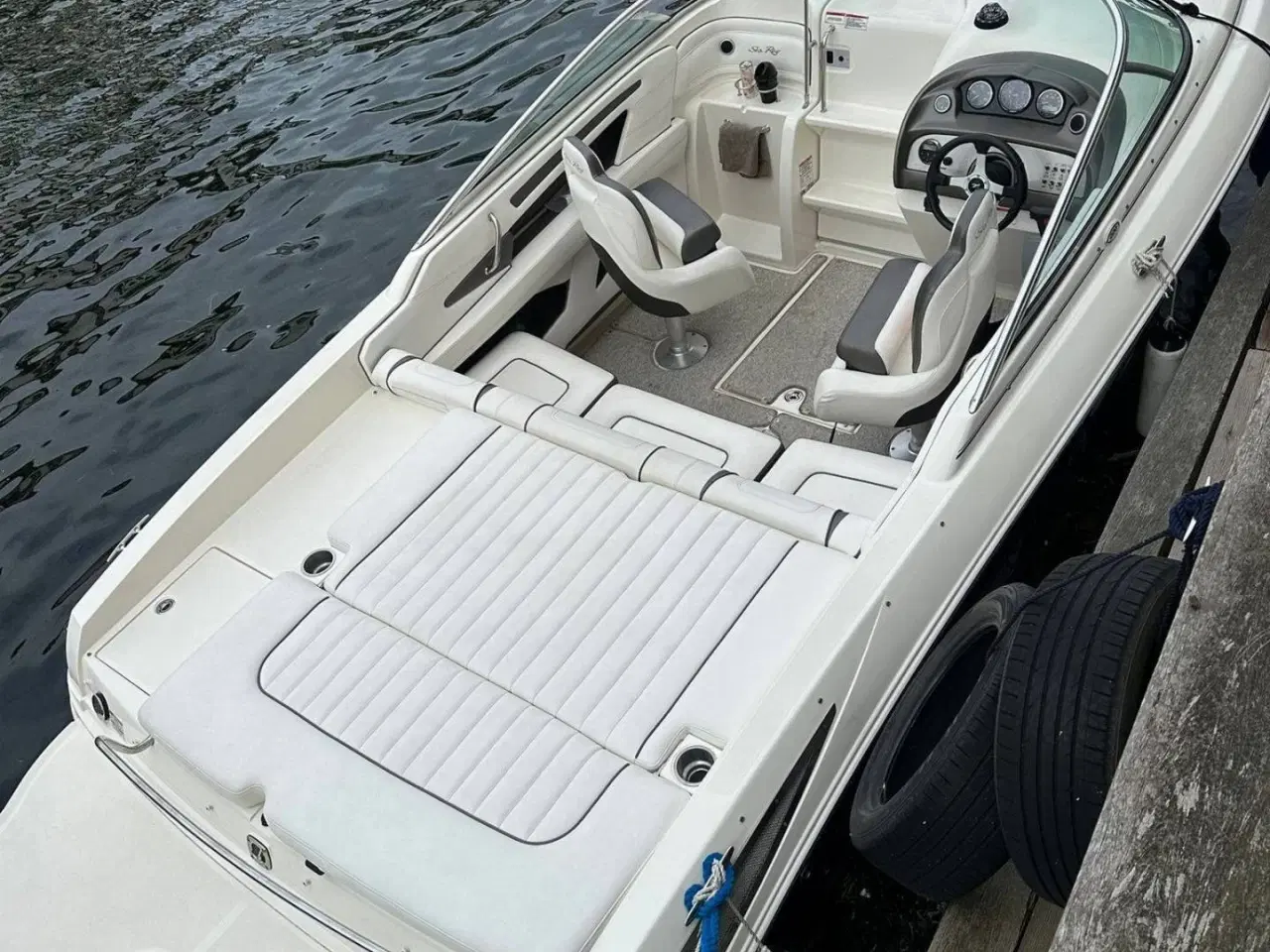Billede 2 - Searay 220 Sunsport - 4.3L Mercruiser MPI/Udstyr