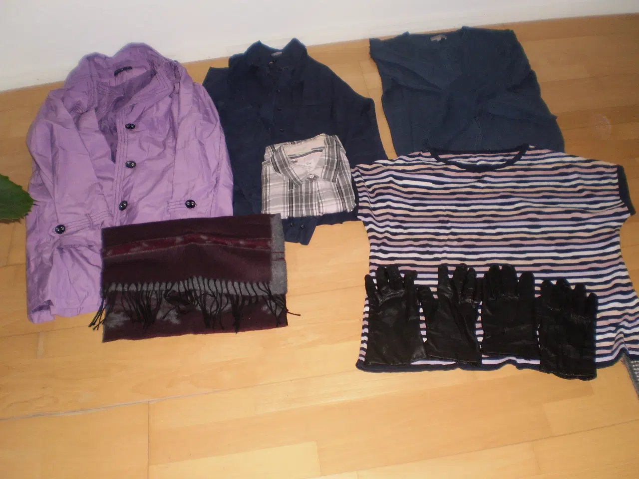 Billede 10 - Dame sommer frakke samt m.a. tøj, se annoncen.